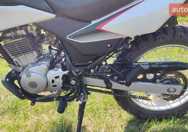 Хонда XR 150L, объемом двигателя 0.15 л и пробегом 15 тыс. км за 1900 $, фото 5 на Automoto.ua