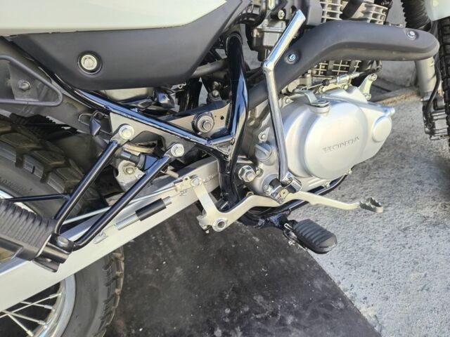 Хонда XR 150L, объемом двигателя 0.15 л и пробегом 0 тыс. км за 2600 $, фото 7 на Automoto.ua
