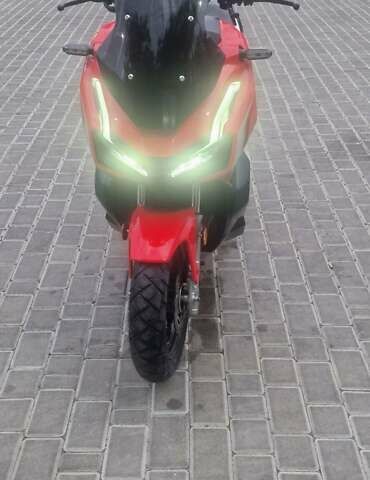 Красный Хонда ADV 150, объемом двигателя 0.15 л и пробегом 10 тыс. км за 3700 $, фото 6 на Automoto.ua