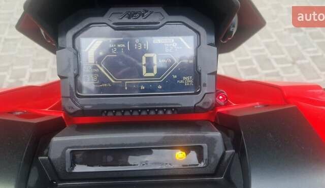 Красный Хонда ADV 150, объемом двигателя 0.15 л и пробегом 10 тыс. км за 3700 $, фото 1 на Automoto.ua