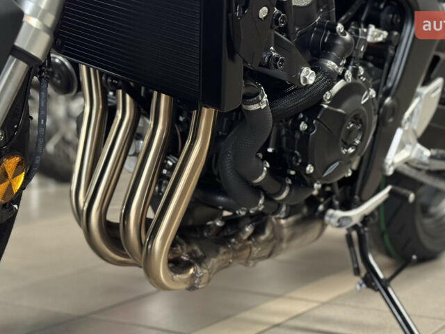 Хонда CB 1000S Hornet, об'ємом двигуна 1 л та пробігом 0 тис. км за 12316 $, фото 10 на Automoto.ua