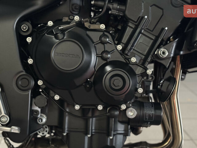 Хонда CB 1000SP Hornet, объемом двигателя 1 л и пробегом 0 тыс. км за 12791 $, фото 18 на Automoto.ua