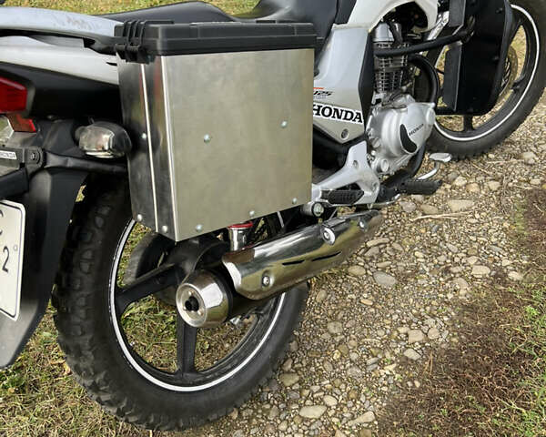 Хонда CB 125F, объемом двигателя 0.12 л и пробегом 11 тыс. км за 1400 $, фото 4 на Automoto.ua
