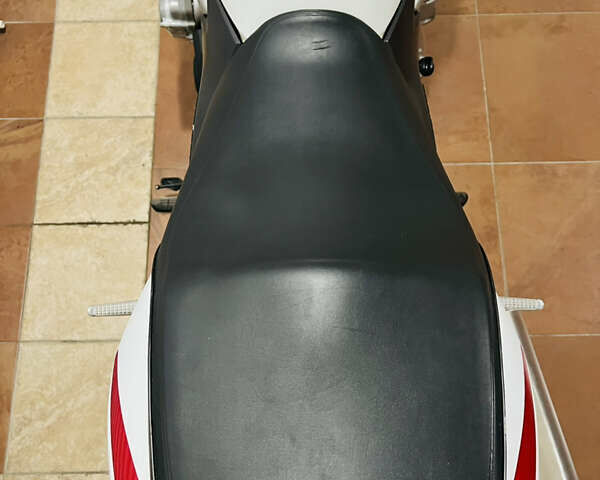 Білий Хонда CB 1300S, об'ємом двигуна 1.3 л та пробігом 38 тис. км за 7700 $, фото 26 на Automoto.ua