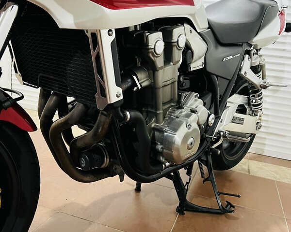 Білий Хонда CB 1300S, об'ємом двигуна 1.3 л та пробігом 38 тис. км за 7700 $, фото 39 на Automoto.ua
