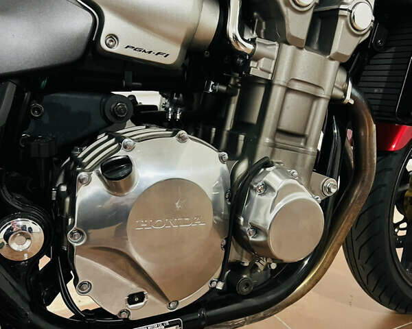 Білий Хонда CB 1300S, об'ємом двигуна 1.3 л та пробігом 38 тис. км за 7700 $, фото 32 на Automoto.ua