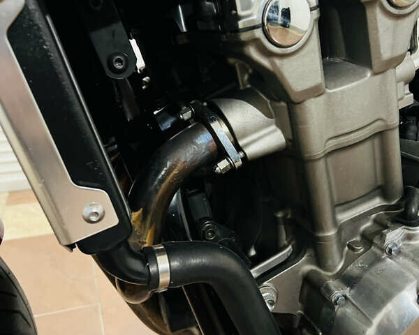 Білий Хонда CB 1300S, об'ємом двигуна 1.3 л та пробігом 38 тис. км за 7700 $, фото 23 на Automoto.ua