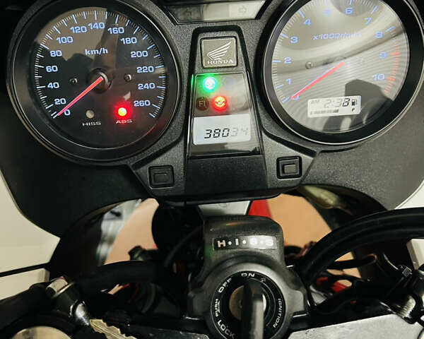 Білий Хонда CB 1300S, об'ємом двигуна 1.3 л та пробігом 38 тис. км за 7700 $, фото 34 на Automoto.ua