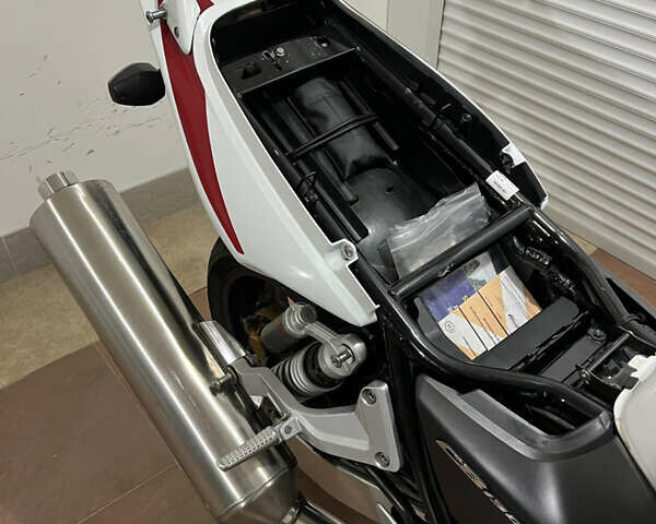Білий Хонда CB 1300S, об'ємом двигуна 1.3 л та пробігом 38 тис. км за 7700 $, фото 14 на Automoto.ua