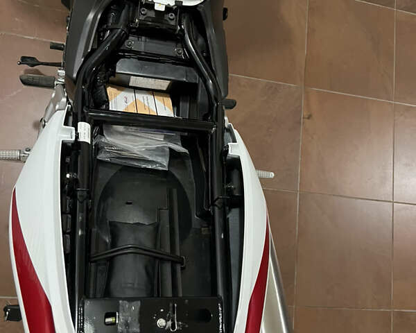 Білий Хонда CB 1300S, об'ємом двигуна 1.3 л та пробігом 38 тис. км за 7700 $, фото 8 на Automoto.ua