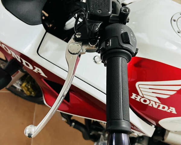 Білий Хонда CB 1300S, об'ємом двигуна 1.3 л та пробігом 38 тис. км за 7700 $, фото 45 на Automoto.ua