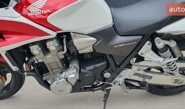 Серый Хонда CB 1300S, объемом двигателя 1.3 л и пробегом 38 тыс. км за 7500 $, фото 3 на Automoto.ua