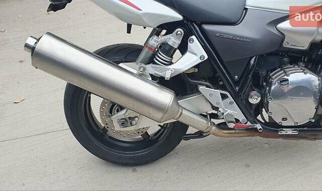 Серый Хонда CB 1300S, объемом двигателя 1.3 л и пробегом 38 тыс. км за 7500 $, фото 12 на Automoto.ua
