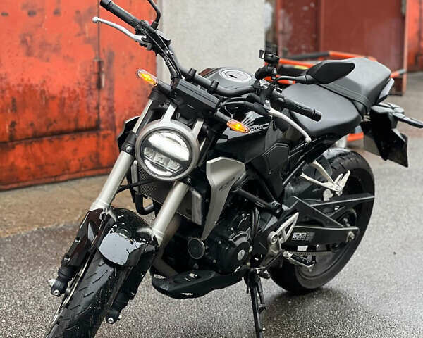 Черный Хонда CB 300R, объемом двигателя 0.29 л и пробегом 16 тыс. км за 4000 $, фото 1 на Automoto.ua