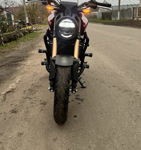 Красный Хонда CB 300R, объемом двигателя 0.3 л и пробегом 2 тыс. км за 4500 $, фото 6 на Automoto.ua