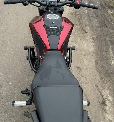 Красный Хонда CB 300R, объемом двигателя 0.3 л и пробегом 2 тыс. км за 4500 $, фото 2 на Automoto.ua