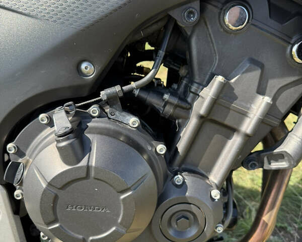 Белый Хонда CB 400F, объемом двигателя 0.4 л и пробегом 15 тыс. км за 4600 $, фото 6 на Automoto.ua