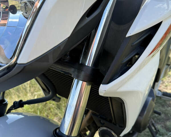 Белый Хонда CB 400F, объемом двигателя 0.4 л и пробегом 15 тыс. км за 4600 $, фото 4 на Automoto.ua