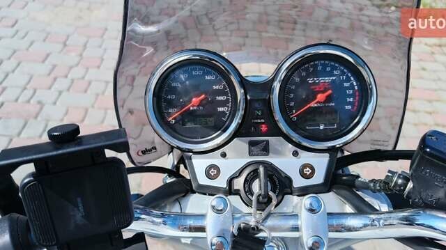 Белый Хонда CB 400SF, объемом двигателя 0.4 л и пробегом 40 тыс. км за 2500 $, фото 7 на Automoto.ua