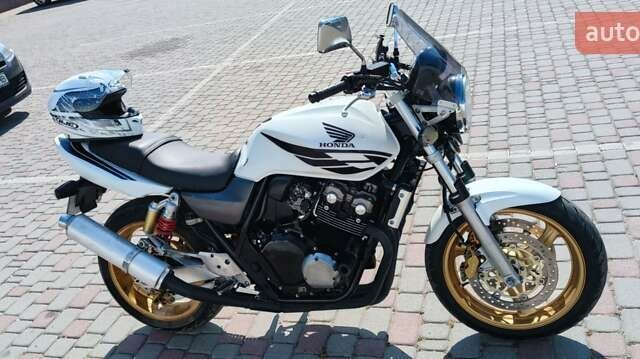 Белый Хонда CB 400SF, объемом двигателя 0.4 л и пробегом 40 тыс. км за 2500 $, фото 2 на Automoto.ua