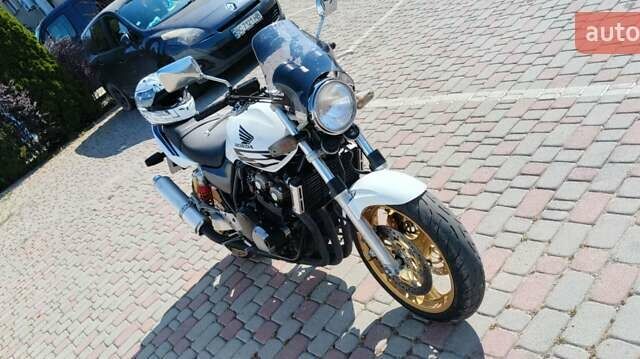Белый Хонда CB 400SF, объемом двигателя 0.4 л и пробегом 40 тыс. км за 2500 $, фото 3 на Automoto.ua