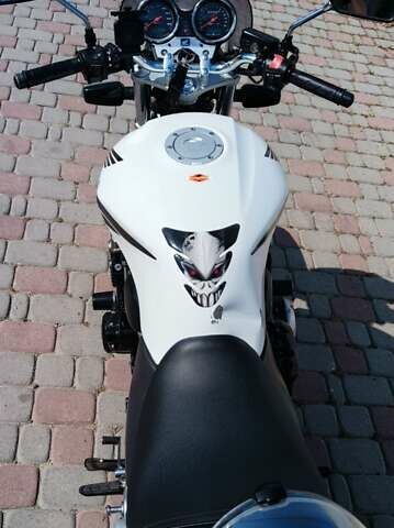 Белый Хонда CB 400SF, объемом двигателя 0.4 л и пробегом 40 тыс. км за 2500 $, фото 6 на Automoto.ua