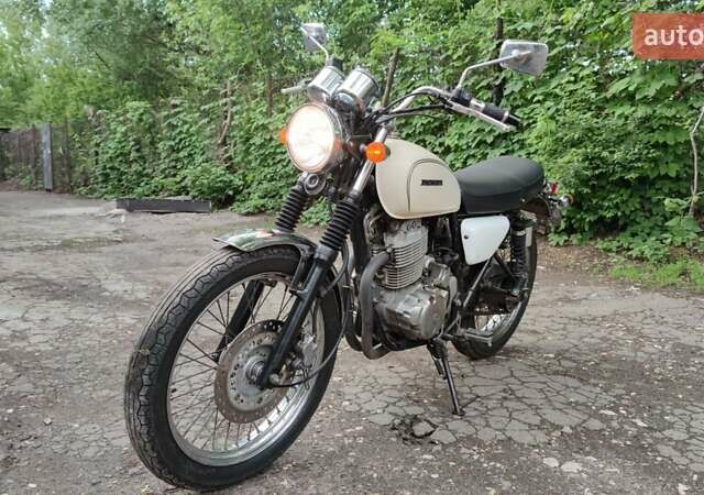 Белый Хонда CB 400SF, объемом двигателя 0.4 л и пробегом 19 тыс. км за 3300 $, фото 6 на Automoto.ua