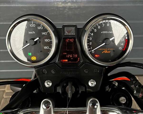 Черный Хонда CB 400SF, объемом двигателя 0.4 л и пробегом 12 тыс. км за 7500 $, фото 3 на Automoto.ua