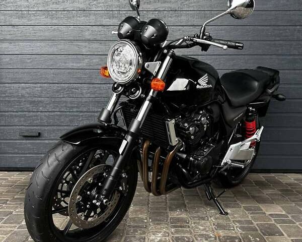 Черный Хонда CB 400SF, объемом двигателя 0.4 л и пробегом 12 тыс. км за 7500 $, фото 2 на Automoto.ua