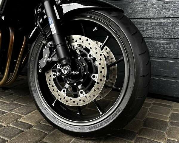 Черный Хонда CB 400SF, объемом двигателя 0.4 л и пробегом 12 тыс. км за 7500 $, фото 7 на Automoto.ua