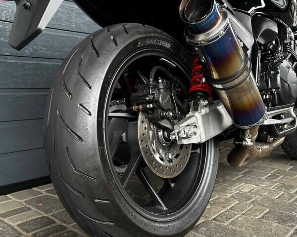 Черный Хонда CB 400SF, объемом двигателя 0.4 л и пробегом 12 тыс. км за 7500 $, фото 8 на Automoto.ua