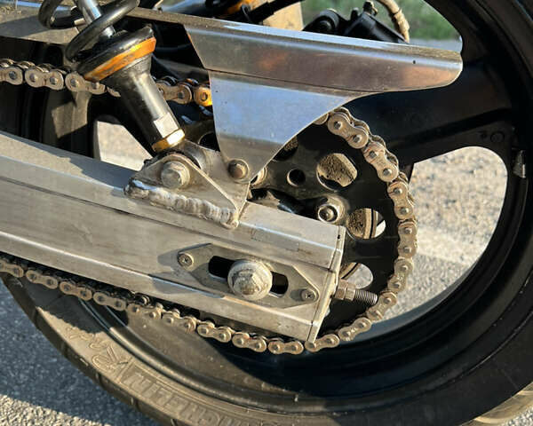 Черный Хонда CB 400SF, объемом двигателя 0.4 л и пробегом 20 тыс. км за 2600 $, фото 12 на Automoto.ua