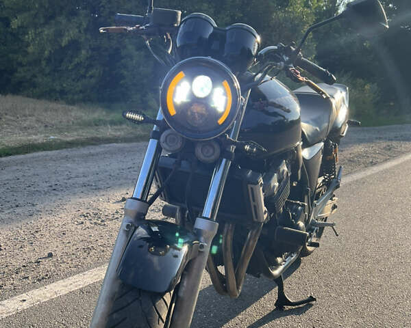 Черный Хонда CB 400SF, объемом двигателя 0.4 л и пробегом 20 тыс. км за 2600 $, фото 1 на Automoto.ua