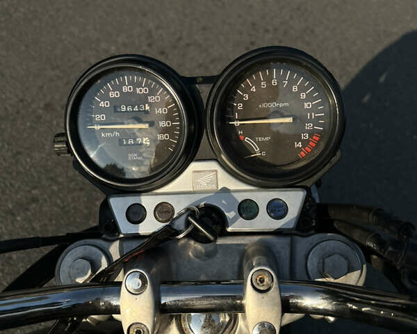 Черный Хонда CB 400SF, объемом двигателя 0.4 л и пробегом 20 тыс. км за 2600 $, фото 14 на Automoto.ua