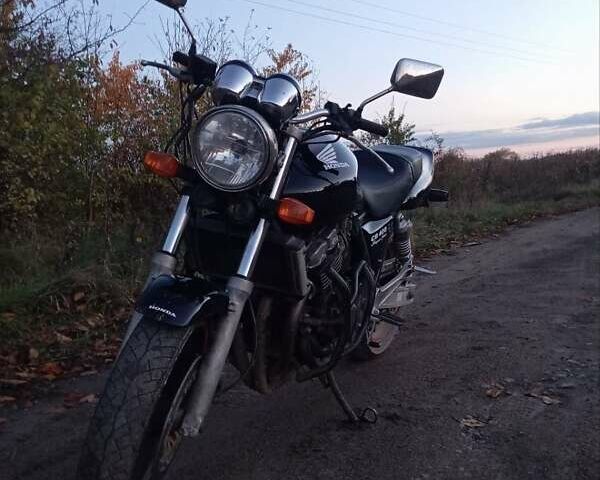 Черный Хонда CB 400SF, объемом двигателя 0.4 л и пробегом 50 тыс. км за 2900 $, фото 1 на Automoto.ua