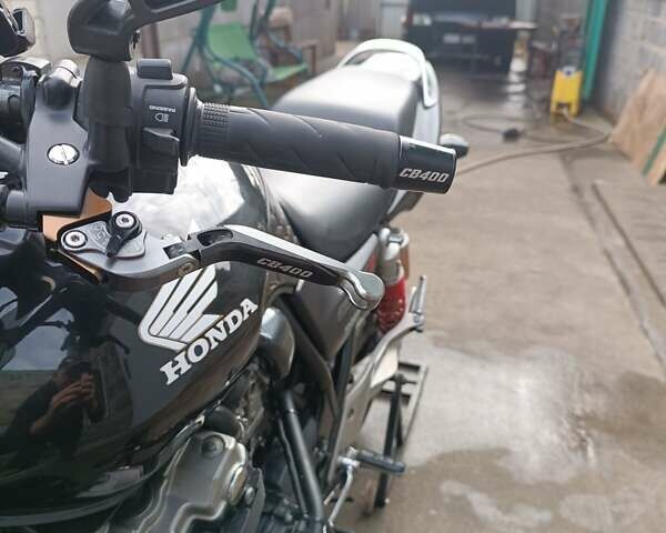 Черный Хонда CB 400SF, объемом двигателя 0.38 л и пробегом 53 тыс. км за 4000 $, фото 31 на Automoto.ua