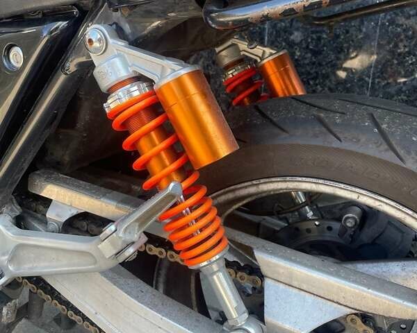 Хонда CB 400SF 1995 в Киеве на Automoto.ua Черный Хонда CB 400SF, объемом двигателя 0.4 л и пробегом 62 тыс. км за 2400 $, фото 6 на Automoto.ua