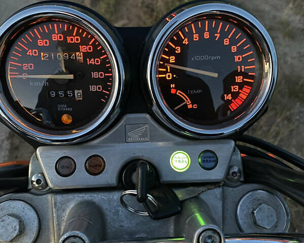 Хонда CB 400SF, об'ємом двигуна 0.4 л та пробігом 25 тис. км за 3500 $, фото 2 на Automoto.ua