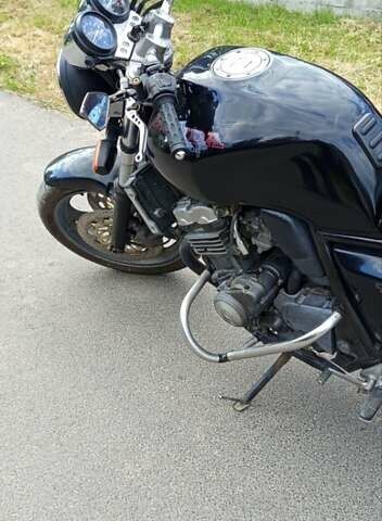 Хонда CB 400SF, объемом двигателя 0.4 л и пробегом 19 тыс. км за 2350 $, фото 4 на Automoto.ua