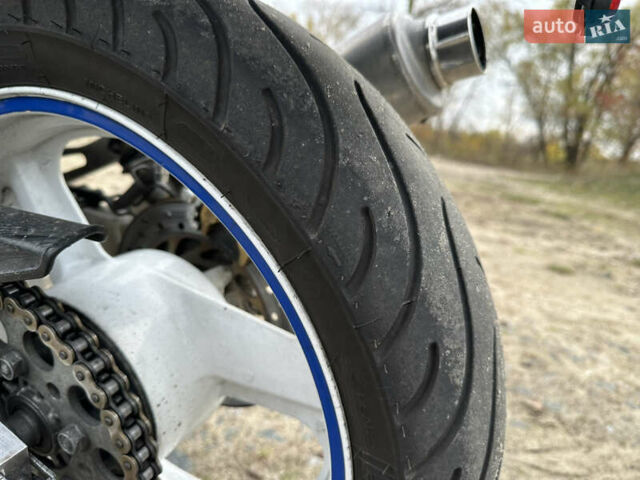 Хонда CB 400SF 2002 в Киеве на Automoto.ua Хонда CB 400SF, объемом двигателя 0.4 л и пробегом 40 тыс. км за 2800 $, фото 7 на Automoto.ua