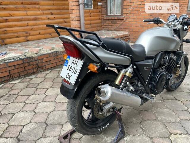 Серый Хонда CB 400SF, объемом двигателя 0.4 л и пробегом 53 тыс. км за 3200 $, фото 3 на Automoto.ua