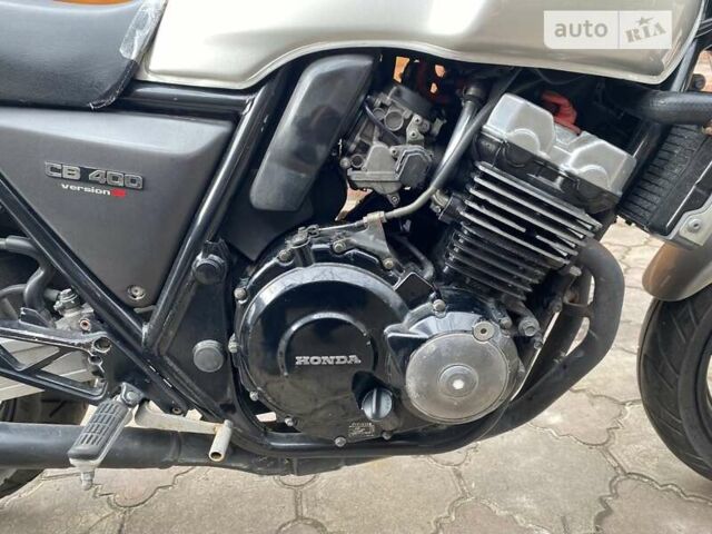 Серый Хонда CB 400SF, объемом двигателя 0.4 л и пробегом 53 тыс. км за 3200 $, фото 5 на Automoto.ua