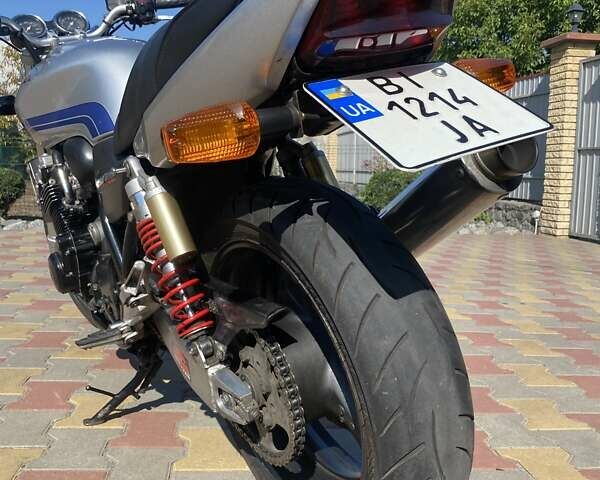 Серый Хонда CB 400SF, объемом двигателя 0.4 л и пробегом 72 тыс. км за 3200 $, фото 3 на Automoto.ua