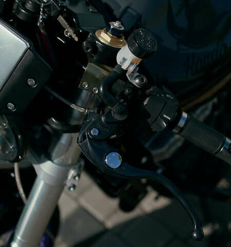 Серый Хонда CB 400SF, объемом двигателя 0.4 л и пробегом 60 тыс. км за 5499 $, фото 6 на Automoto.ua