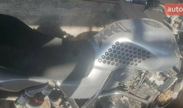 Сірий Хонда CB 400SF, об'ємом двигуна 0 л та пробігом 60 тис. км за 2190 $, фото 7 на Automoto.ua