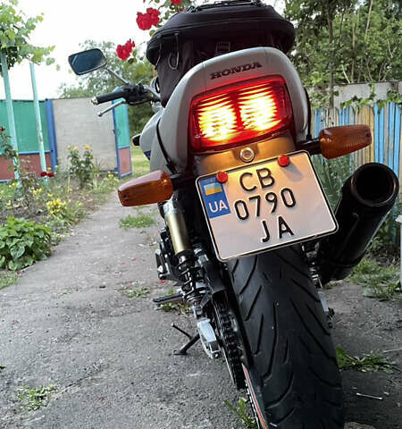 Серый Хонда CB 400SF, объемом двигателя 0.4 л и пробегом 31 тыс. км за 3550 $, фото 2 на Automoto.ua