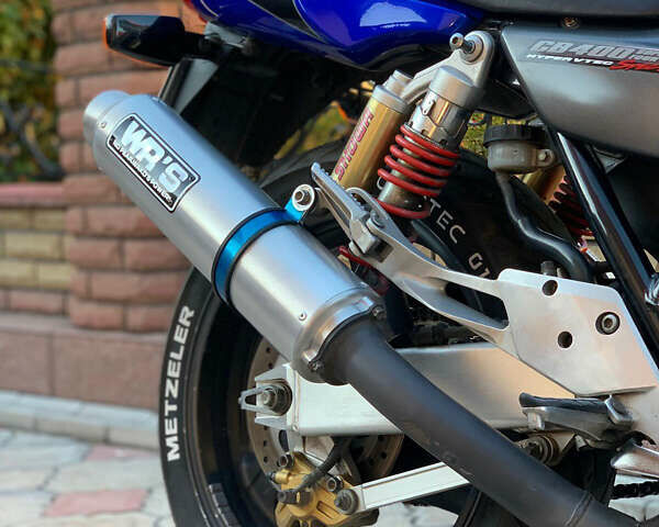Синий Хонда CB 400SF, объемом двигателя 0.4 л и пробегом 38 тыс. км за 3799 $, фото 6 на Automoto.ua