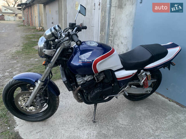 Хонда CB 400SF 1998 у Чернівцях на Automoto.ua Синій Хонда CB 400SF, об'ємом двигуна 0.4 л та пробігом 30 тис. км за 2600 $, фото 2 на Automoto.ua