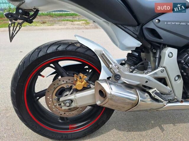 Белый Хонда CB 600F Hornet, объемом двигателя 0.6 л и пробегом 41 тыс. км за 5200 $, фото 13 на Automoto.ua