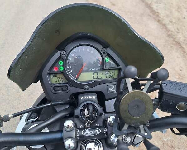 Белый Хонда CB 600F Hornet, объемом двигателя 0.6 л и пробегом 41 тыс. км за 5200 $, фото 10 на Automoto.ua